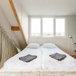 Apartment Zon Modern House